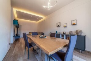 Deluxe Apartment, Balcony, Courtyard View | Dining - Giorgia Flat - Tiburtina Train Station (Rome)