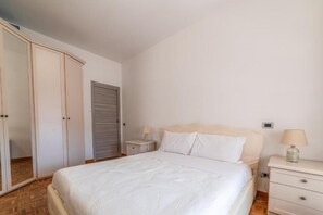 Deluxe Apartment, Balcony, Courtyard View - Giorgia Flat - Tiburtina Train Station (Rome)