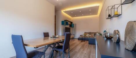 豪華公寓, 露台, 庭園景 | 用餐區