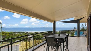 Outdoor dining - Oceanic 3 - Spectacular Ocean Views Overlooking Shelly Beach (East Ballina)