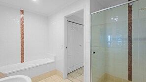 Shower, hair dryer, towels - Oceanic 3 - Spectacular Ocean Views Overlooking Shelly Beach (East Ballina)
