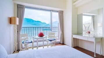 Deluxe Double Room, Lake View