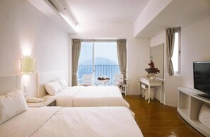 Deluxe Quadruple Room, Lake View - Island Hearth Sun Moon Lake Hotel (Nantou County)