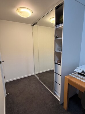 Interior -  Welcome to TJ Homes

Quick stay. Deep rest. Total comfort. (Townsville City)