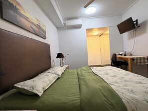 Room -  Welcome to TJ Homes

Quick stay. Deep rest. Total comfort. (Townsville City)