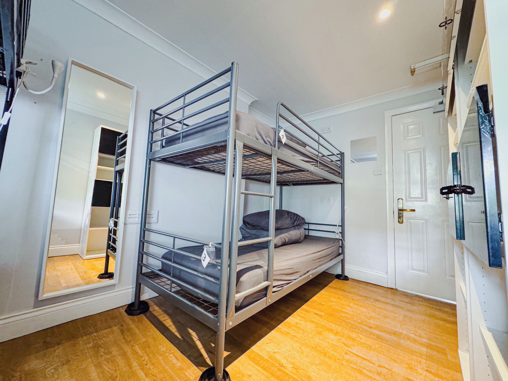 Quadruple Room | Iron/ironing board (on request), WiFi (free), bed sheets