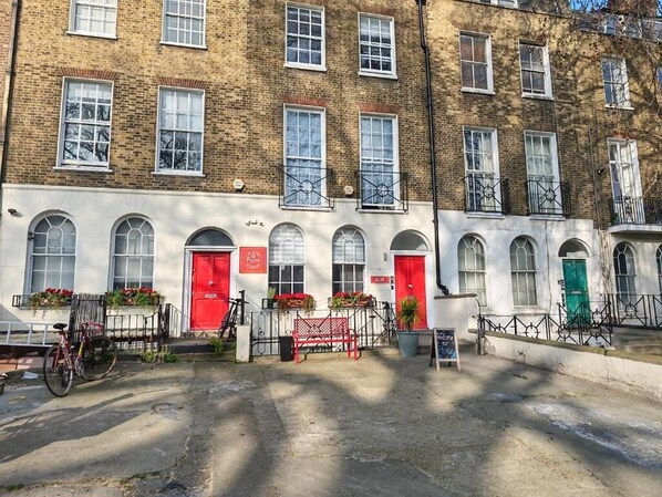 Exterior - Prime Backpackers Angel (London)