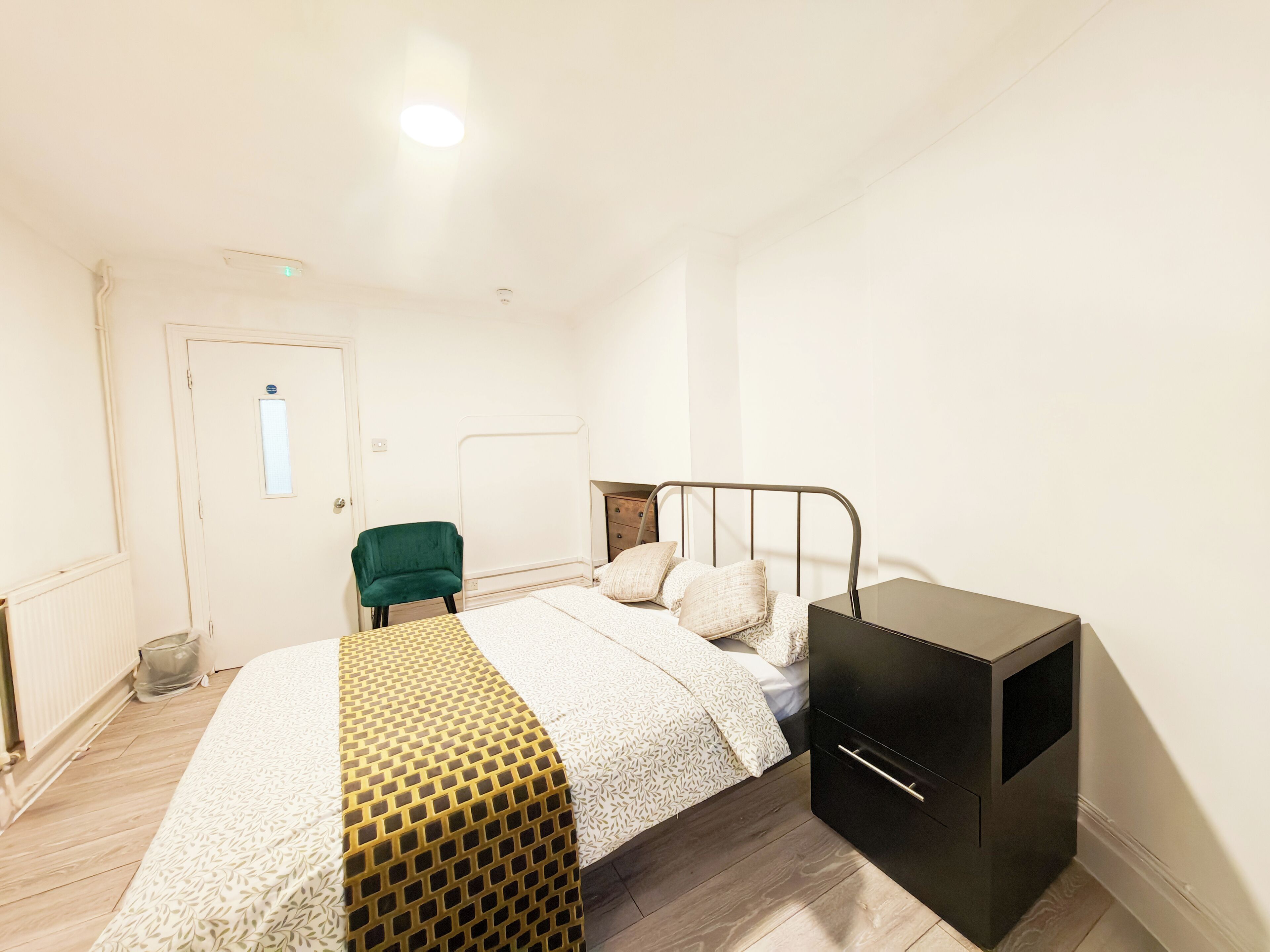 Double Room, 1 Double Bed, Non Smoking, Patio | Iron/ironing board, free WiFi