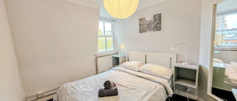 Double Room, 1 Double Bed, Housekeeping, City View | Iron/ironing board, free WiFi