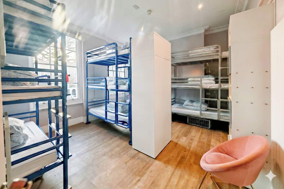 Shared Dormitory, Mixed Dorm, City View | Iron/ironing board, free WiFi