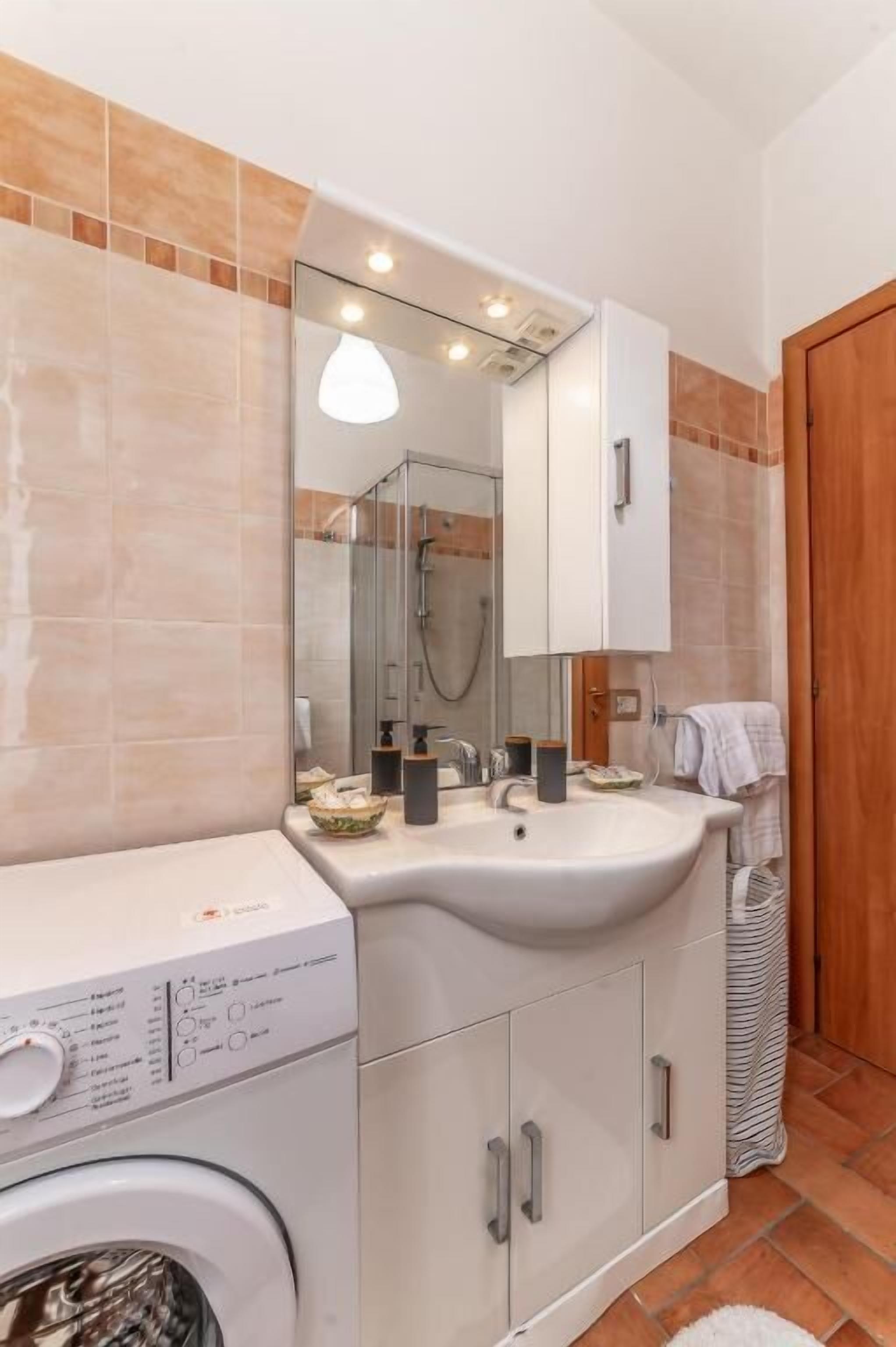 Apartment, Balcony | Bathroom | Shower, free toiletries, hair dryer, bidet