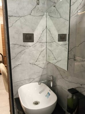 Deluxe Double Room | Bathroom - Hotel Stayspire (Indore)