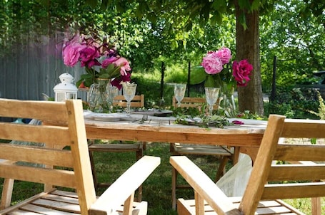Outdoor dining. Rustic house nestled in the mountain nature of Majella National Park