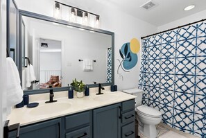 Bathroom - Grand 6BR 3BA Pool Escape Round Rock (Round Rock)