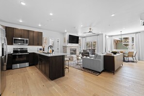 Interior - Modern Keystone Condo - Pool & Fitness Center, 5 Mins to Slopes! (Keystone)