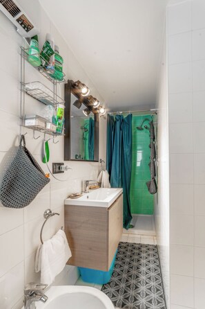 Studio Deluxe - utsikt mot innergården | Badrum