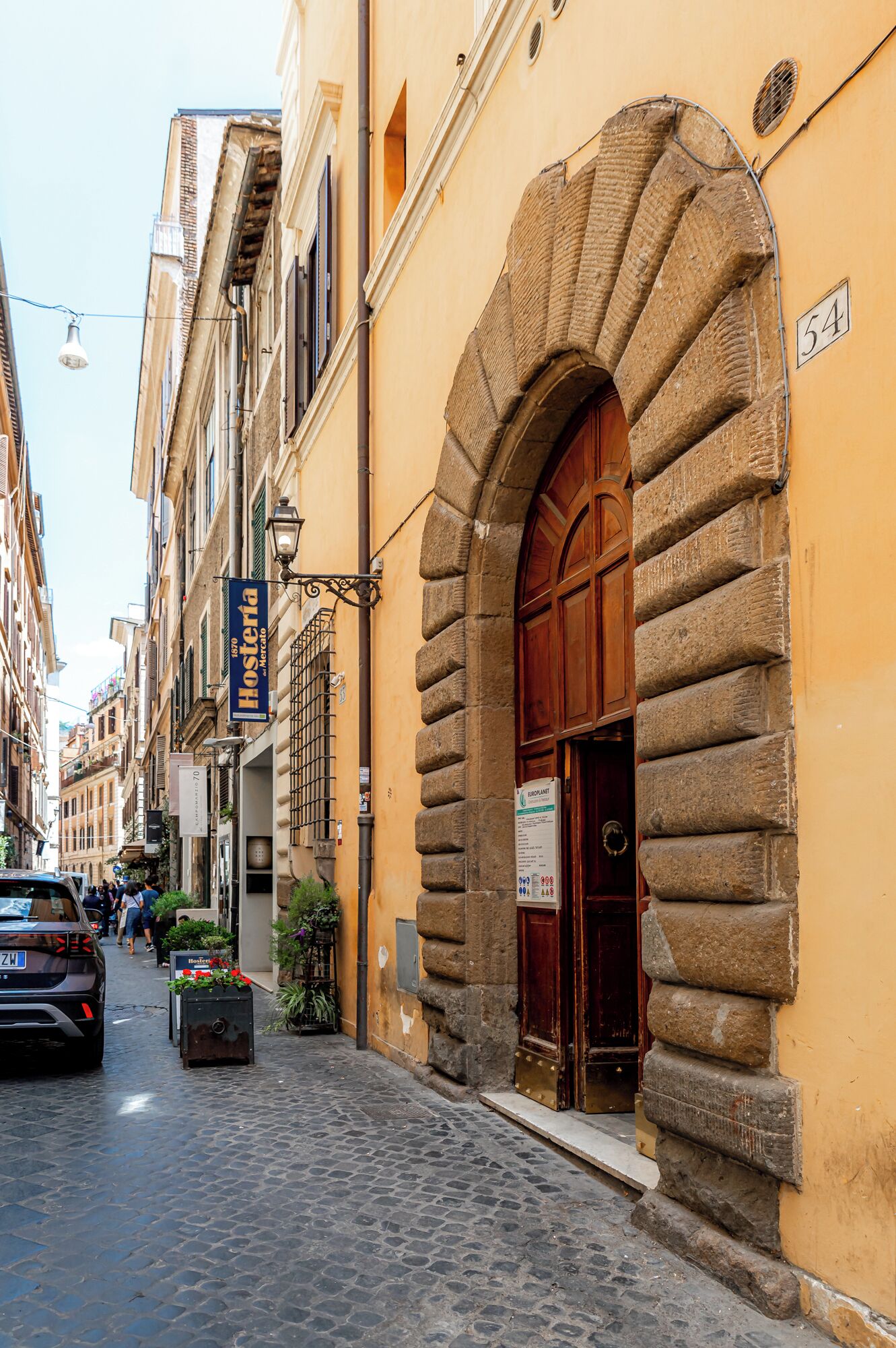 Studio Deluxe, vue cour intérieure | Parking