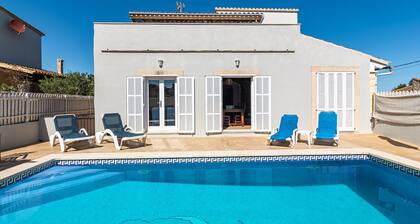 Ferienhaus in Cala Llombards mit Pool und Meerblick nahe Santanyí auf Mallorca