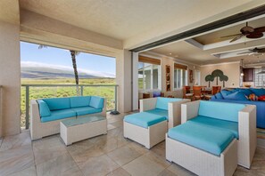 Outdoor dining - Beautiful Ocean Villa (Kamuela)