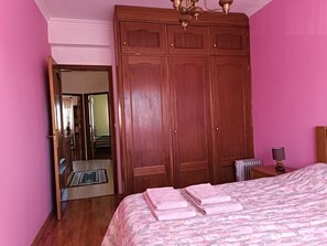 Room - Apartment 'Alojamento Local Família Coelho' with Wi-Fi (Quinta do Conde)