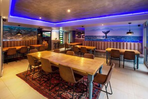 Dining - Bishops Lodge (Gqeberha)