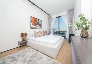 1 bedroom, iron/ironing board, free WiFi, bed sheets - JVC Luxe Apt W Balcony & Pool Access (Dubai)