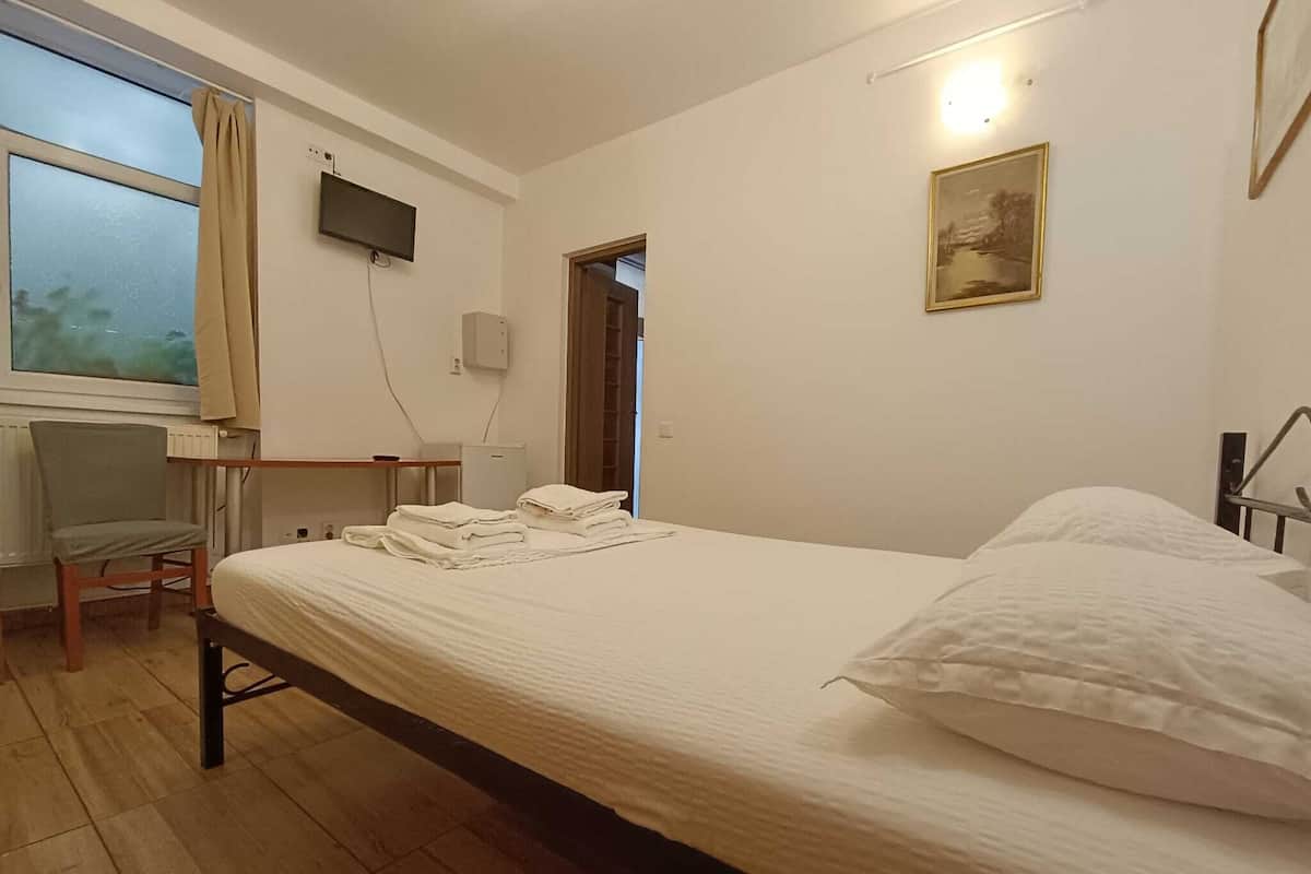 Studio | Iron/ironing board, free WiFi