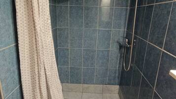 Studio | Bathroom