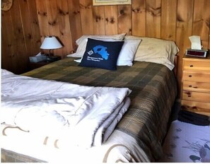 2 bedrooms - Adorable cottage sleeps 6 on the banks of Pemigewasset Lake (New Hampton)