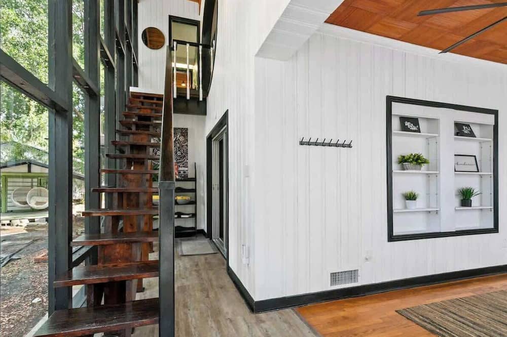 Unique Pet Friendly Bungalow in St Augustine