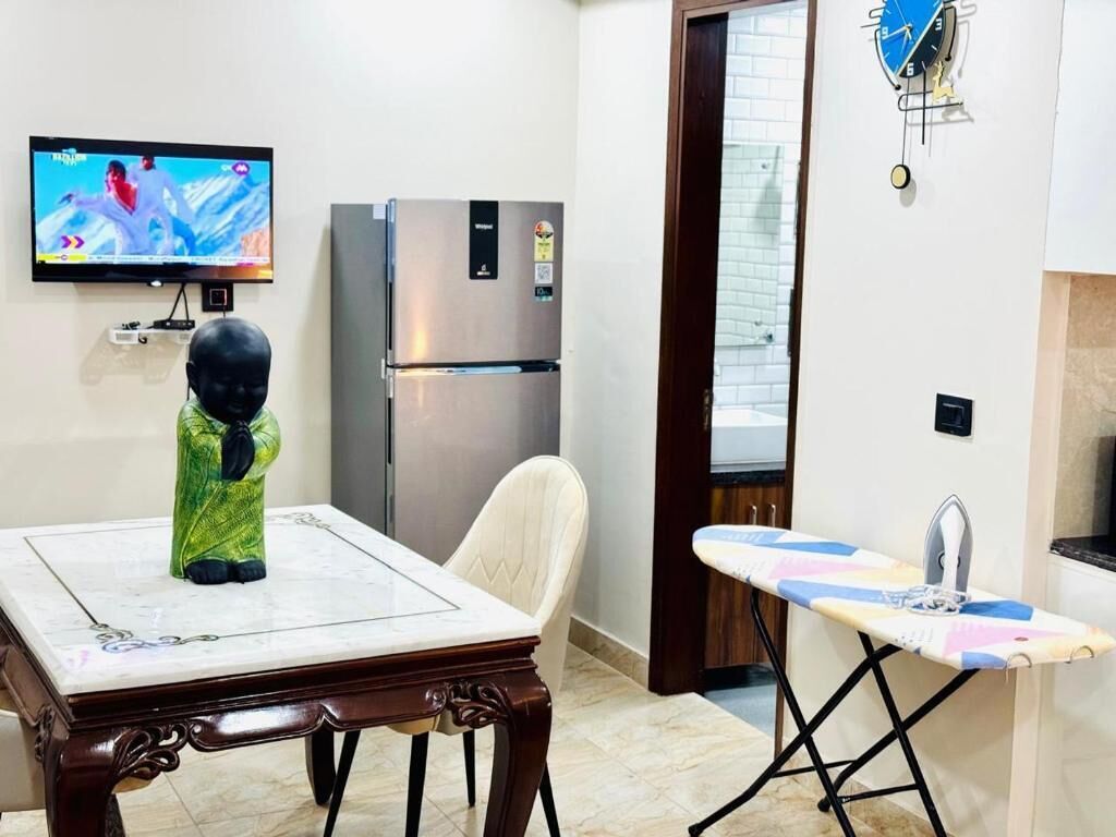 Studio, Balcony, City View | Dining