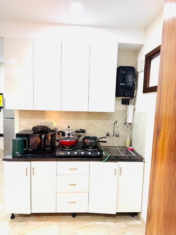 Studio, Balcony, City View | Private kitchen