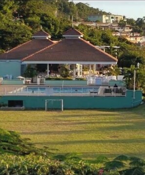 Miscellaneous - COMFORTABLE KING BEDROOM FLAT in townhome in a pleasant Hilltop neighborhood, (Kingston 6)