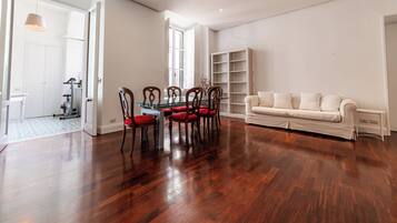 Lägenhet Superior - utsikt mot innergården | Interiör