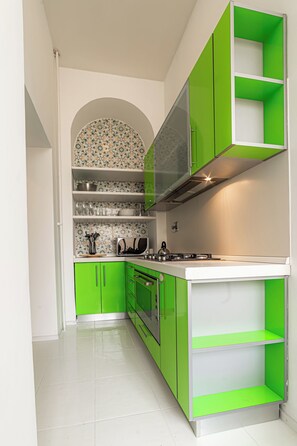 Superior Condo, Courtyard View | Private kitchen - Casa Lavinia - Basilica S.Maria Maggiore (Rome)