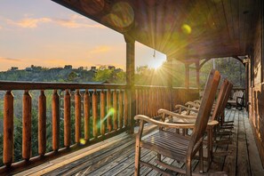 Property grounds - New Listing | Stunning Views, Hot Tub & Game Room Retreat + Free Attractions (Gatlinburg)