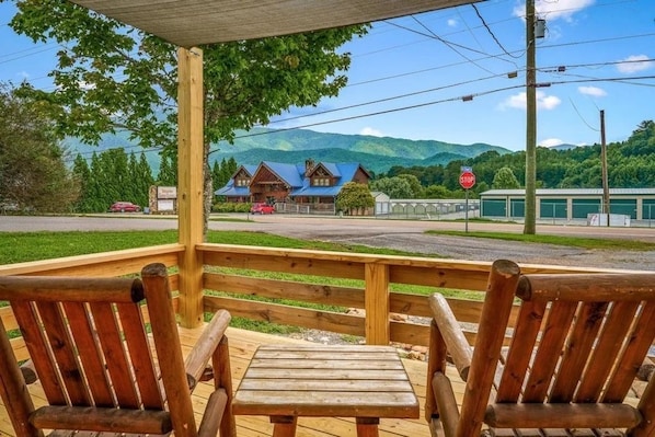 Terrace/patio - Whispering Pines | 3 Bedroom Suite | Pet Friendly! (Sevierville)