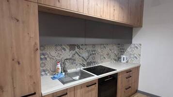 Comfort Apartment, Balcony, Courtyard View | Private kitchen