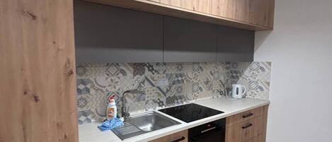 コンフォート アパートメント バルコニー コートヤードビュー | 専用キッチン