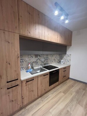 Lägenhet Comfort - balkong - utsikt mot innergården | Eget kök