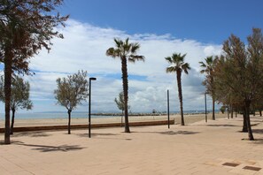 Beach - Nice apartment in front of beach, pool in garden, nice views over beach (Roses)