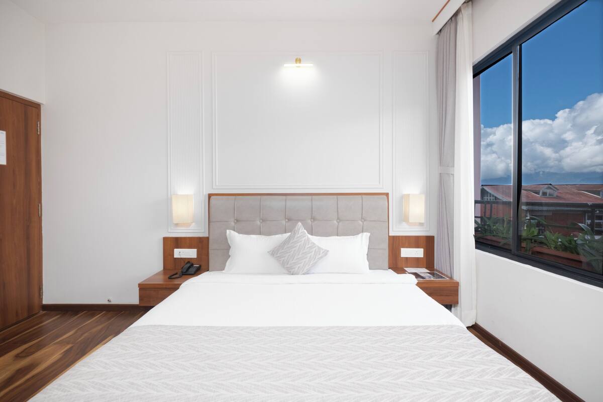 Suite, Mountain View