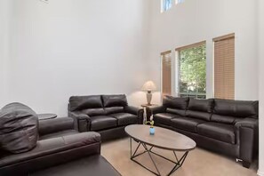 Living area - Relaxed Family Home in Denton / Entire Home (Denton)