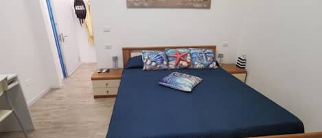 Chambre Deluxe Double ou avec lits jumeaux, 1 grand lit, non-fumeurs, salle de bains privée