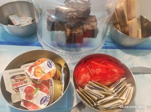 Breakfast meal - B&B Al Faro di Barby  (Falconara Marittima)