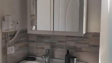 Dobbelt- eller tomannsrom – deluxe, flere senger, ikke-røyk, privat bad | Bad