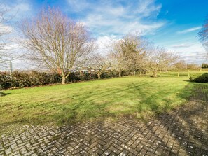 Property grounds - Cherry Trees (Grimsby)