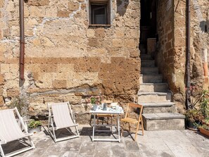 Leilighet, utsikt mot høyde | Terrasse/patio