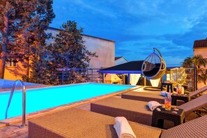 Outdoor pool, a heated pool - Comfortable apartment for 2 people with balcony, heated pool and jacuzzi (Dramalj)