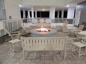 Property grounds - Our beautiful, one bedroom beachfront condo (sleeps 6) has spectacular views of the Atlantic Ocean from the 17th floor! Newly updated in December 2025 (Myrtle Beach)